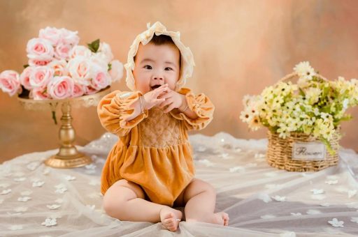 谷城宝宝睡觉爱笑 谷城宝宝睡觉爱笑